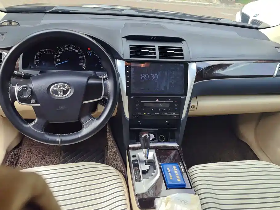 Toyota Camry — миниатюра 12