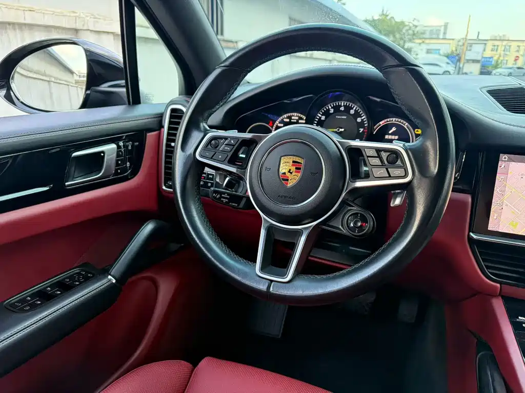 Porsche Cayenne Hybrid — миниатюра 6