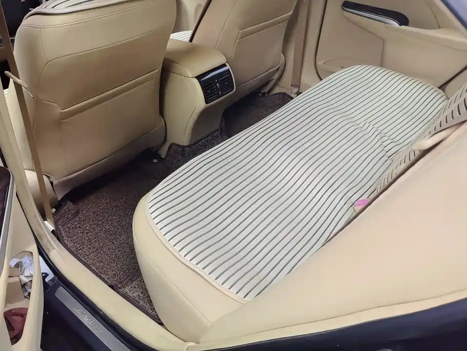 Toyota Camry — миниатюра 11
