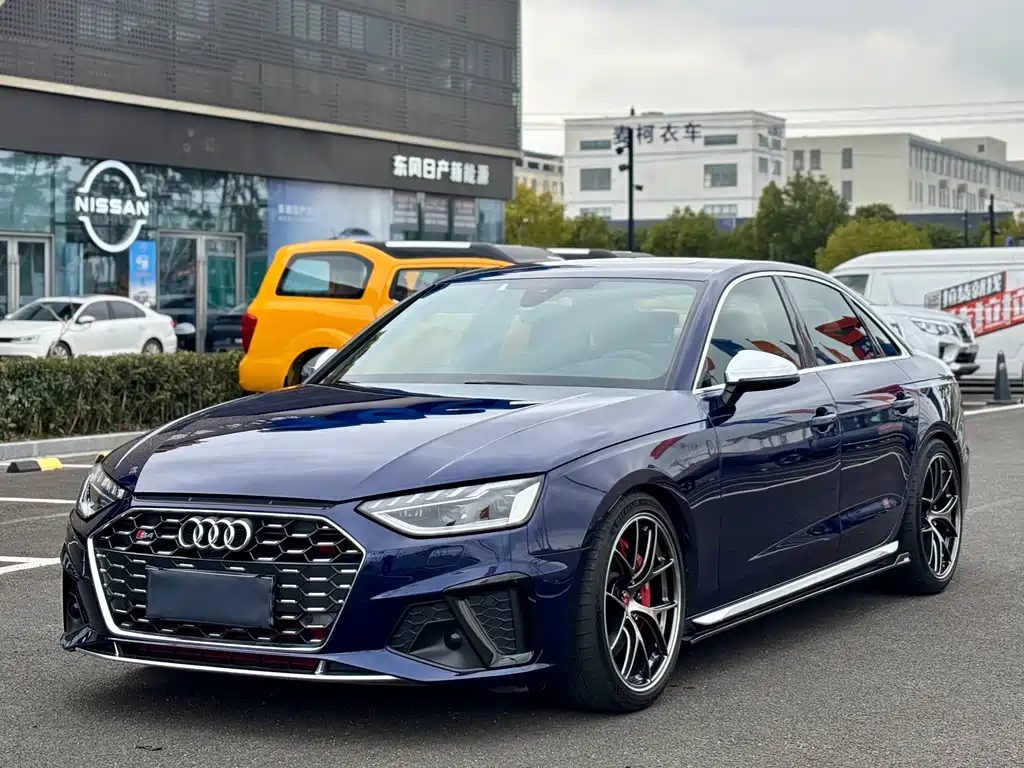 Купить Audi S4