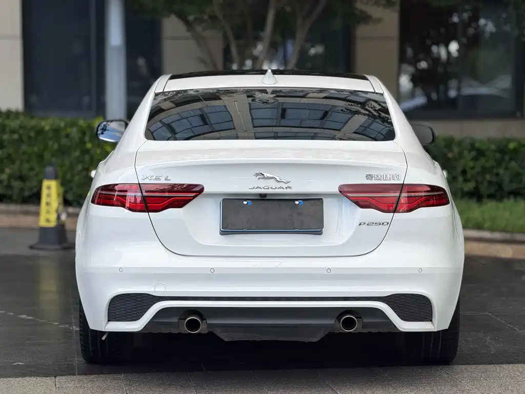 Jaguar XEL — миниатюра 10