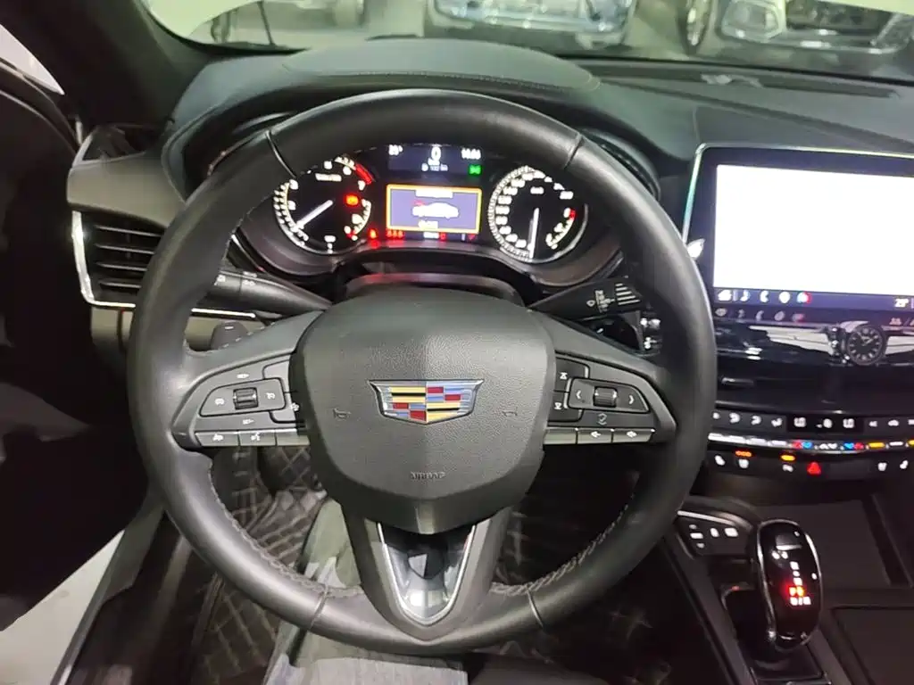 Cadillac CT5 — миниатюра 11