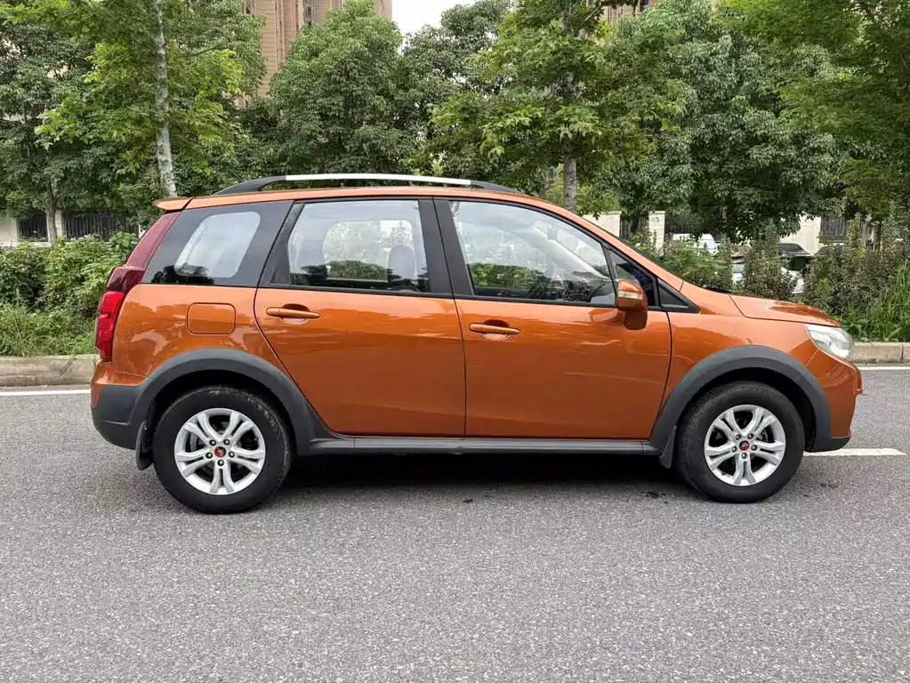 Dongfeng X3 2015 1.5L Comfort
