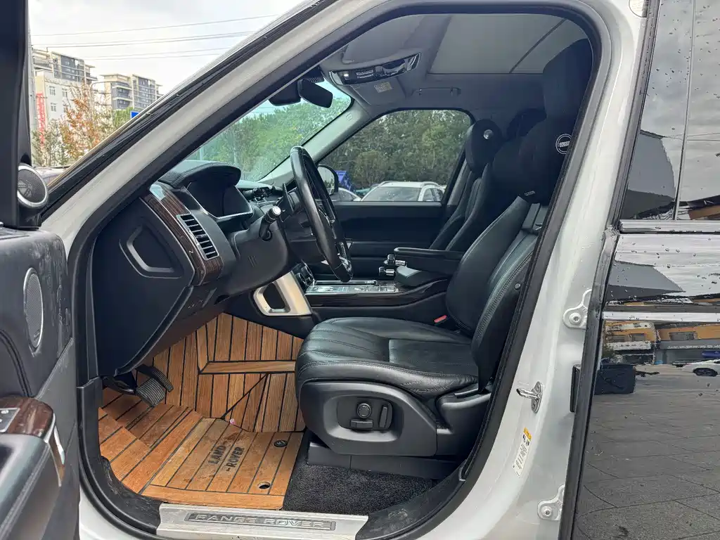 Land Rover Range Rover — миниатюра 7
