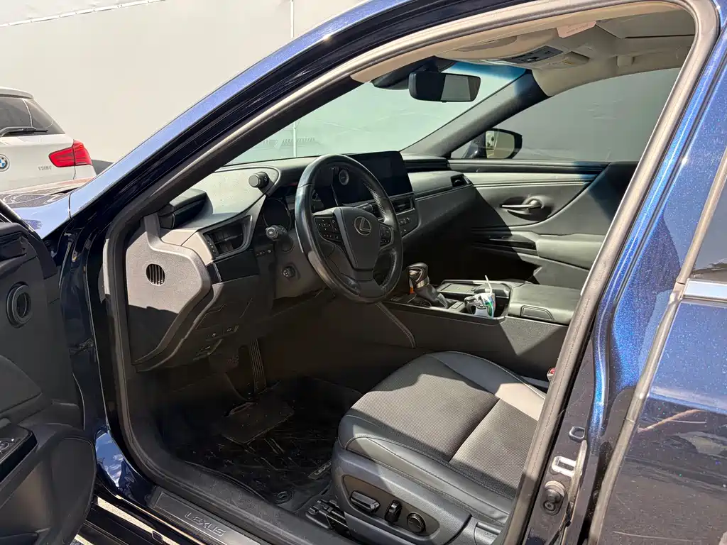 Lexus ES — миниатюра 2