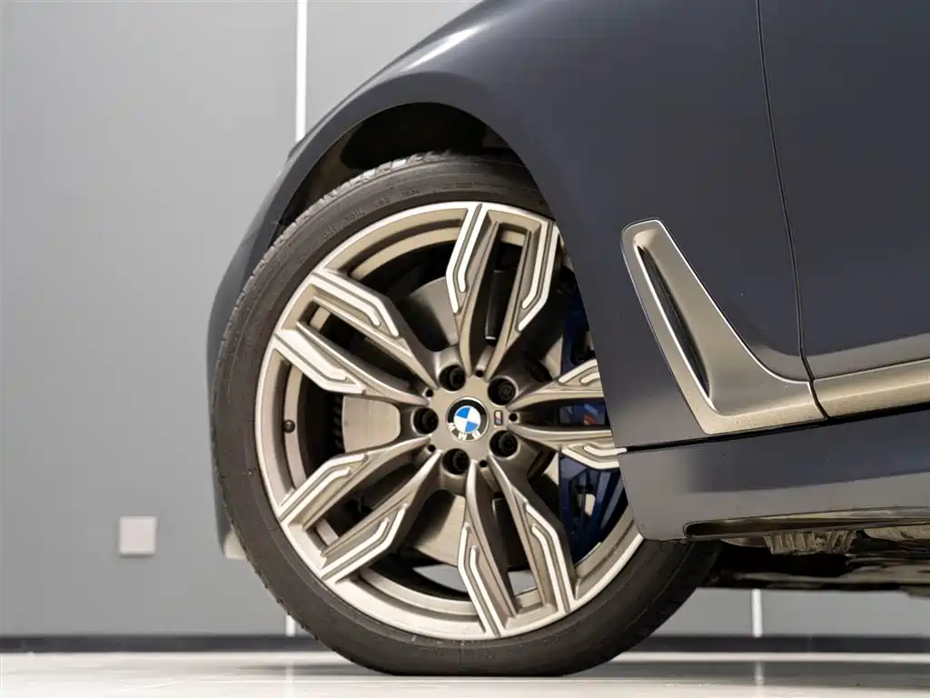 BMW 7 Series 7 2018 M760Li xDrive