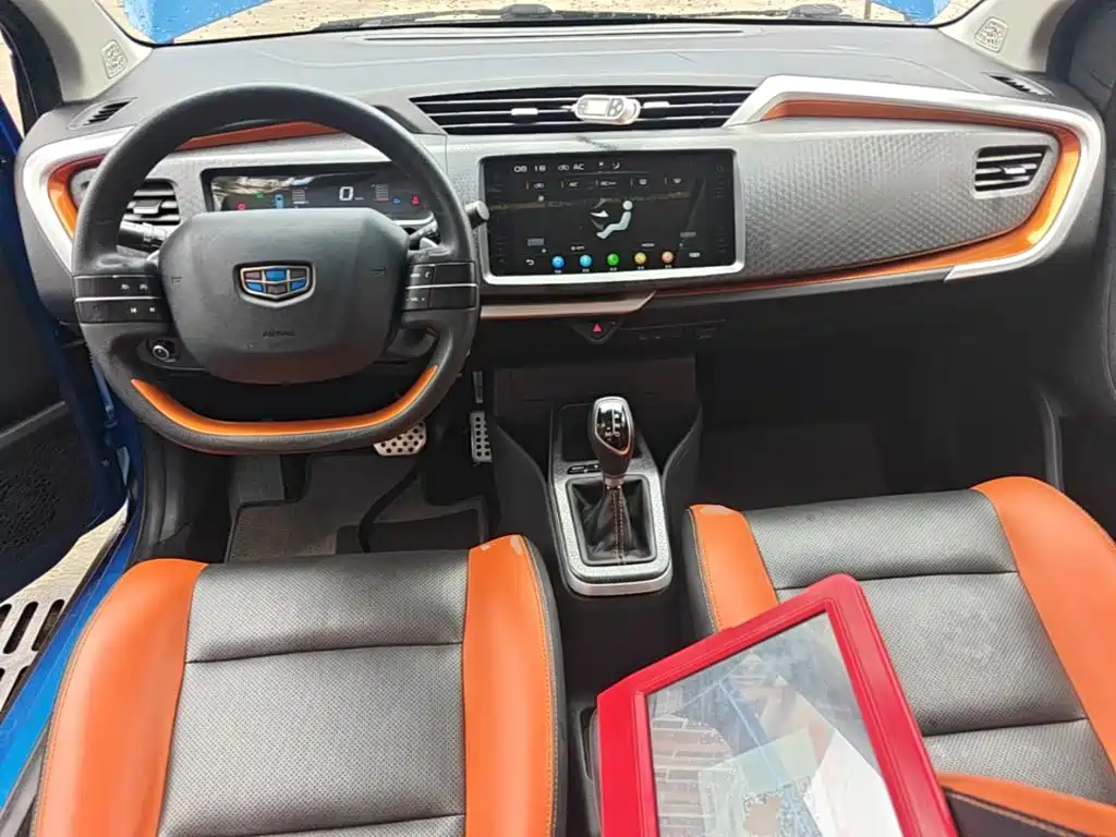Geely Vision X1 — миниатюра 10