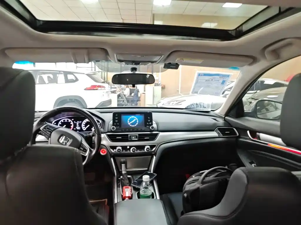 Honda Accord — миниатюра 18