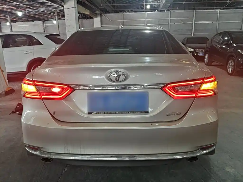 Toyota Camry — миниатюра 6