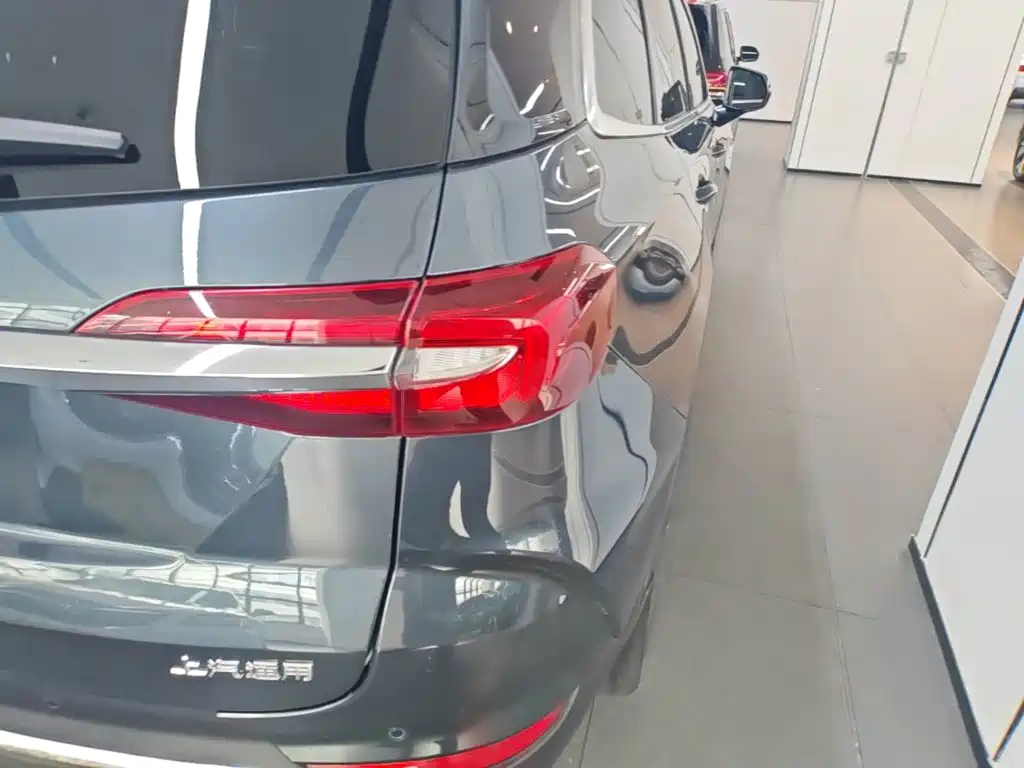 Buick Enclave — миниатюра 8