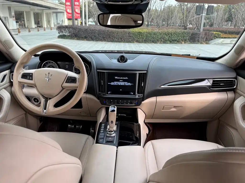 MASERATI LEVANTE