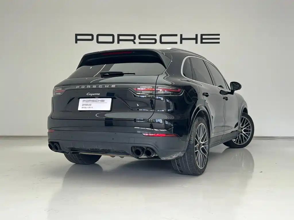 Porsche Cayenne — миниатюра 10