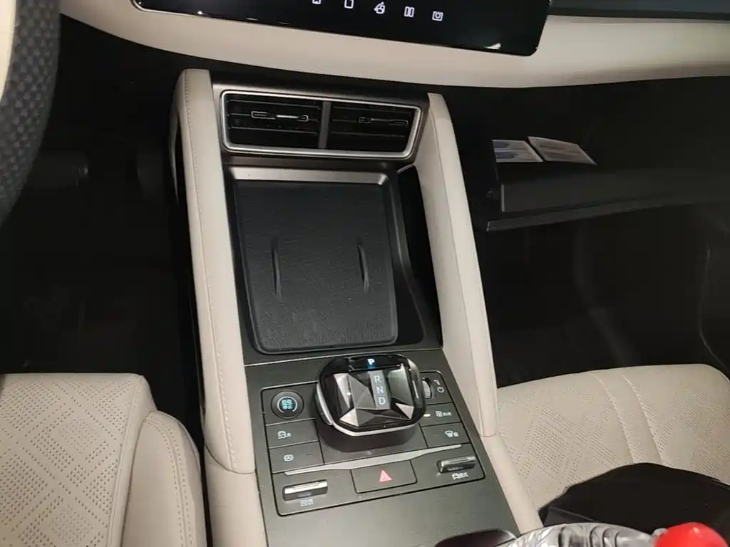 BYD Yuan UP — миниатюра 14