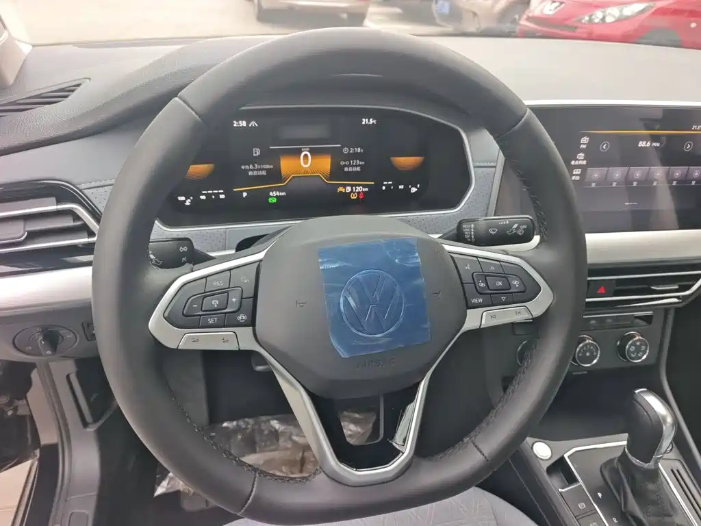 Volkswagen Lavida — миниатюра 7