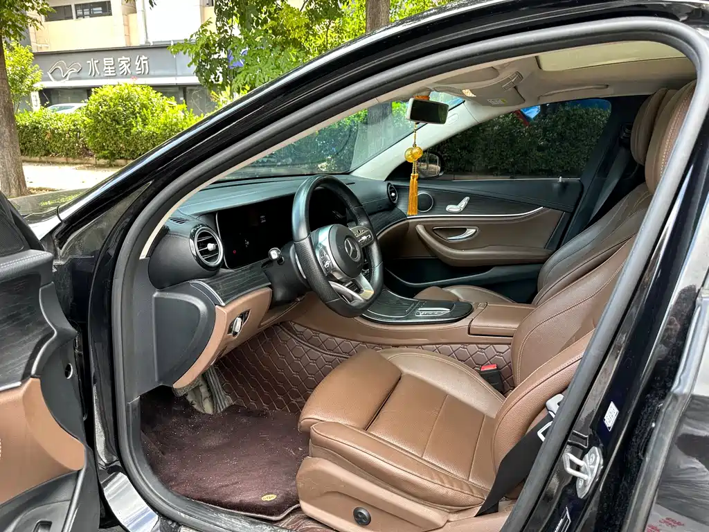 Mercedes-Benz E-Class — миниатюра 4