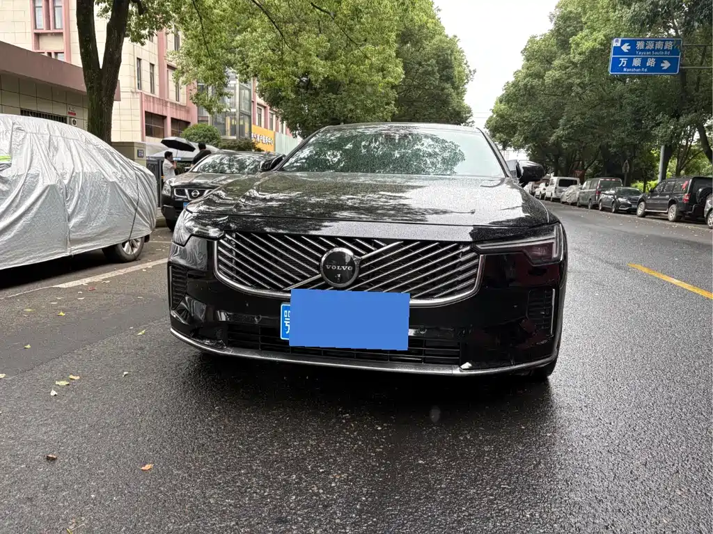Volvo S90 2024 B5 Luxury