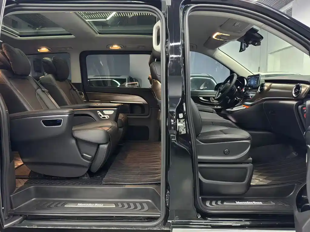 Mercedes-Benz V-Class — миниатюра 13