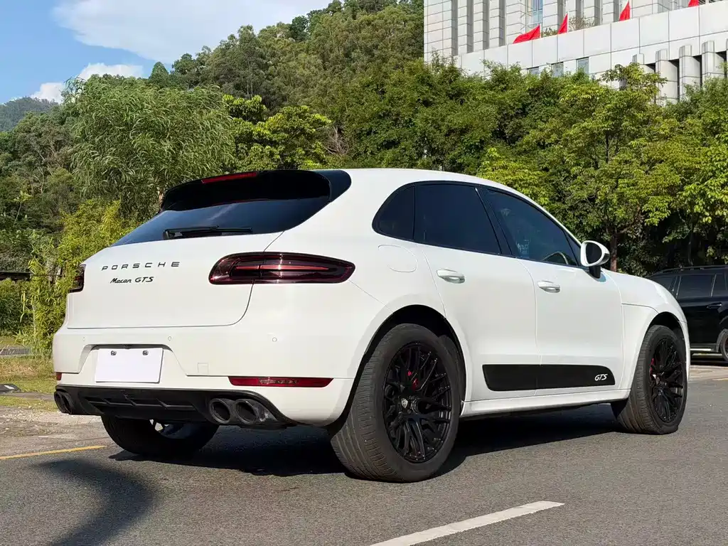 Porsche Macan — миниатюра 5