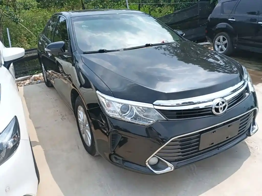 Toyota Camry — миниатюра 4