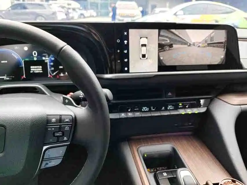 Toyota Crown (Import) — миниатюра 8