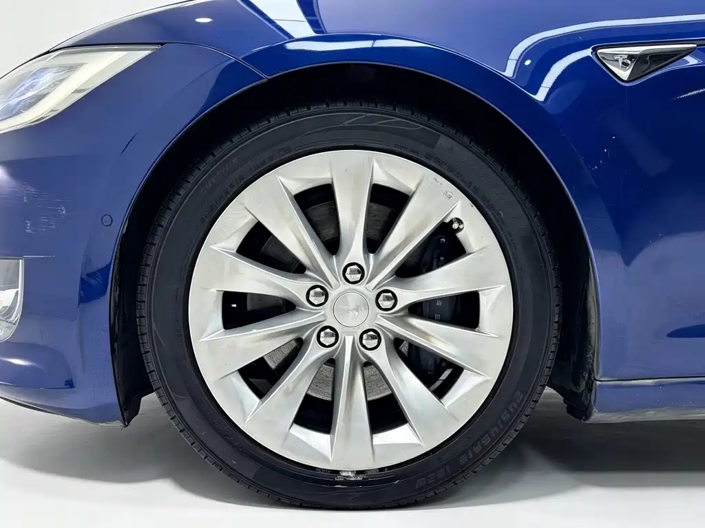 Tesla Model S — миниатюра 20