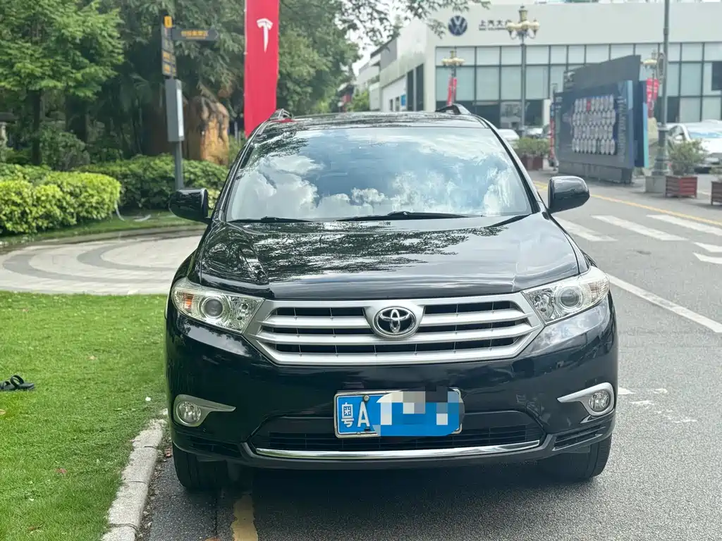 Toyota Highlander 2013 2.7L 7 мест