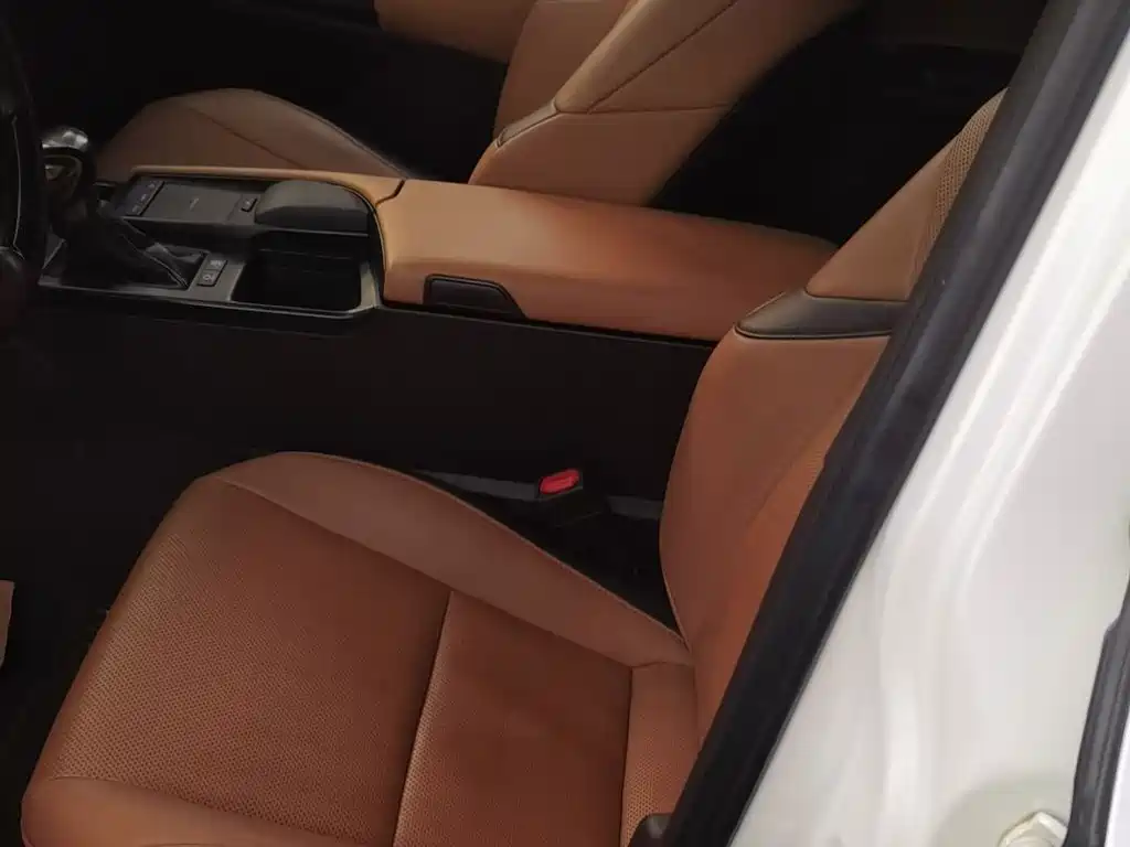 Lexus ES — миниатюра 7