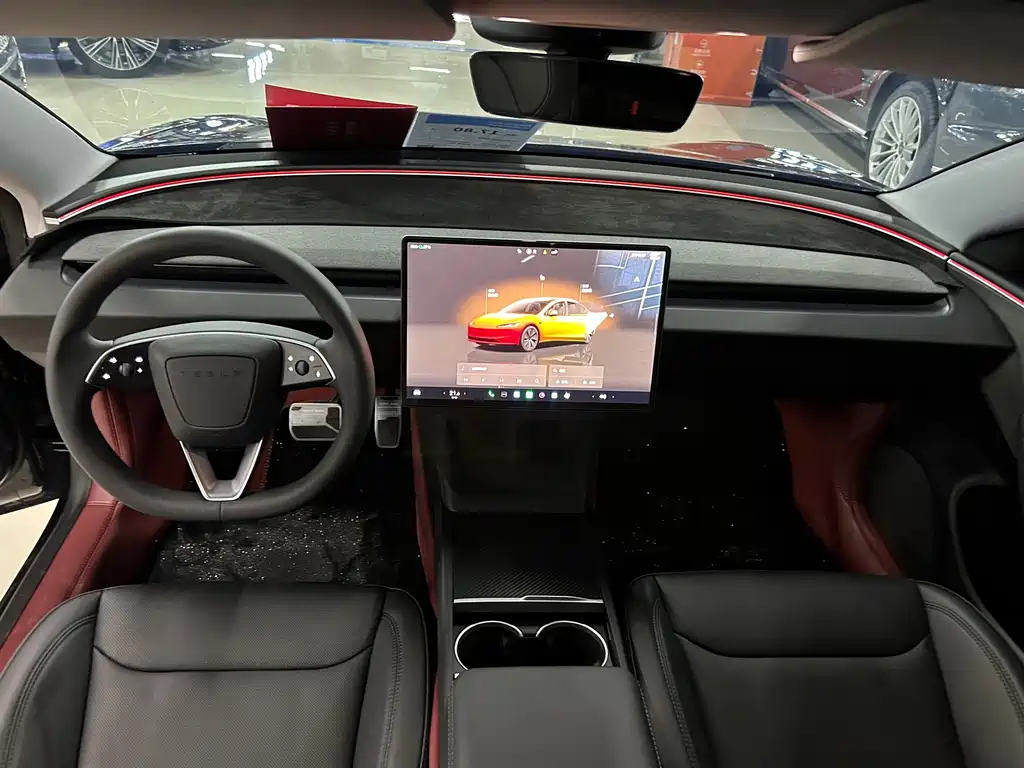 Tesla Model 3 — миниатюра 6