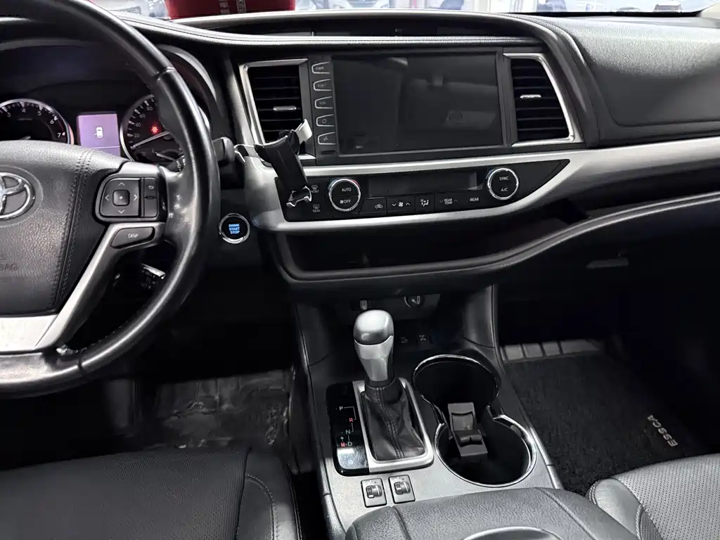 Toyota Highlander — миниатюра 14