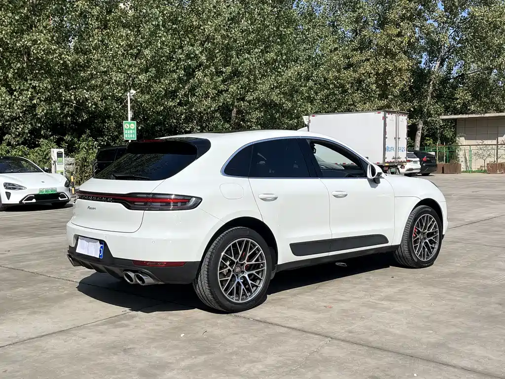 Porsche Macan — миниатюра 5