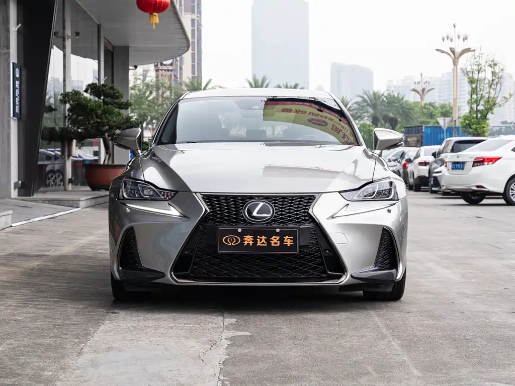 Lexus IS — миниатюра 2