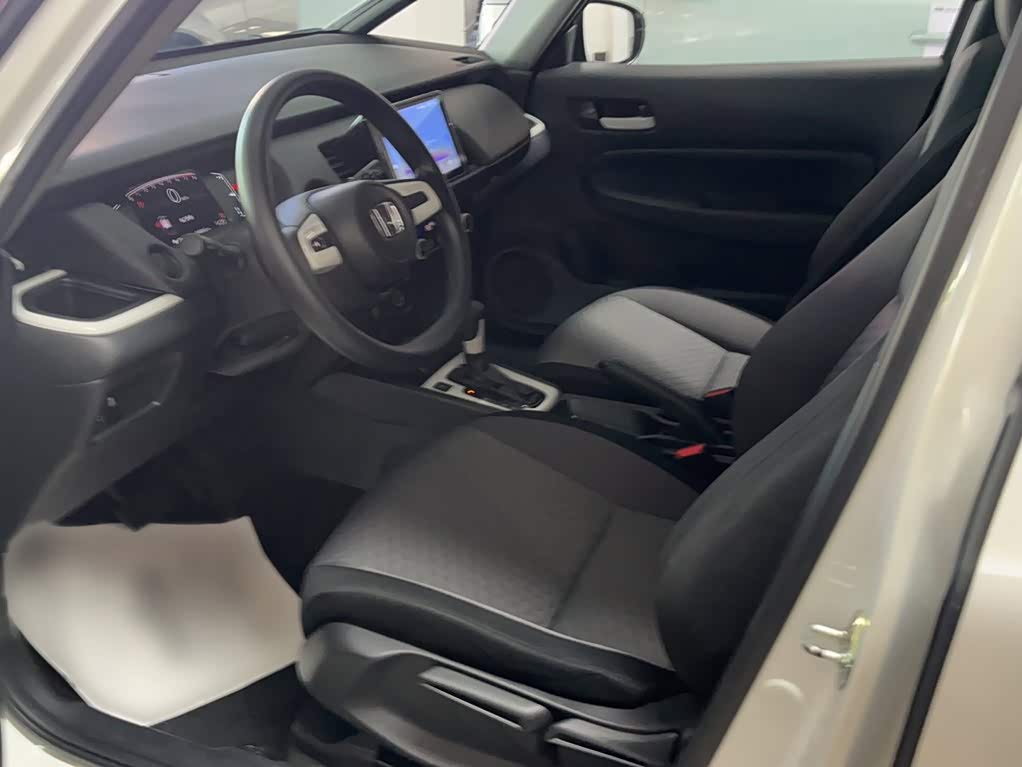 Honda Fit 1.5 л 2021 г. Белый, пробег 48099 км