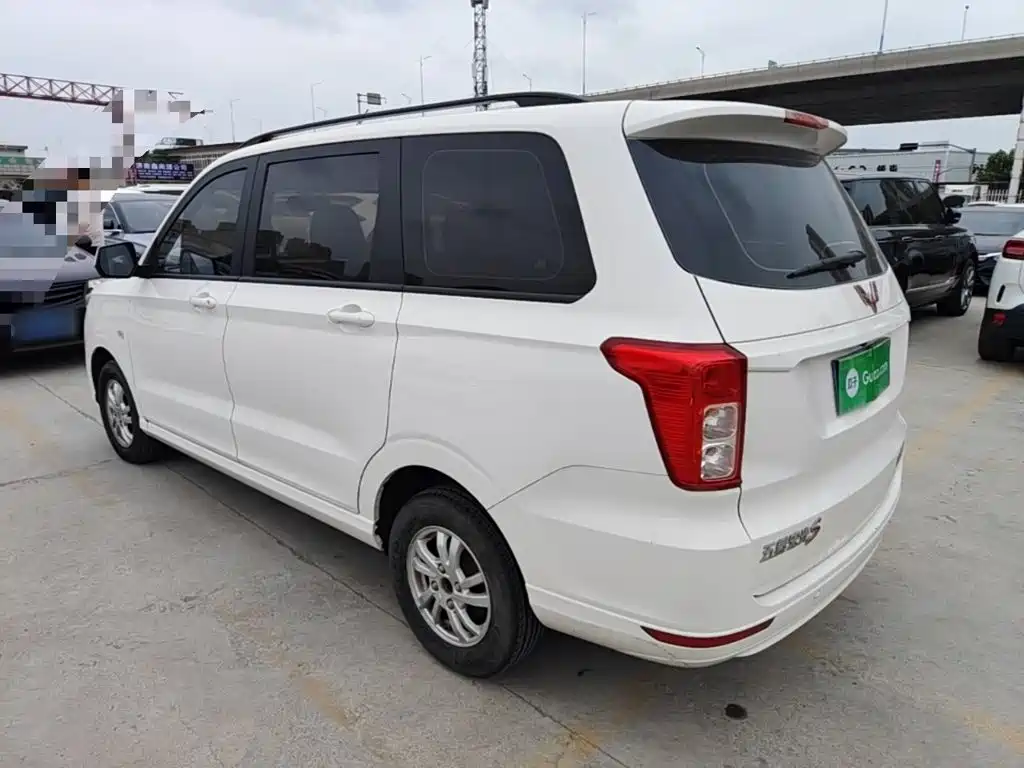 Wuling Hongguang — миниатюра 5
