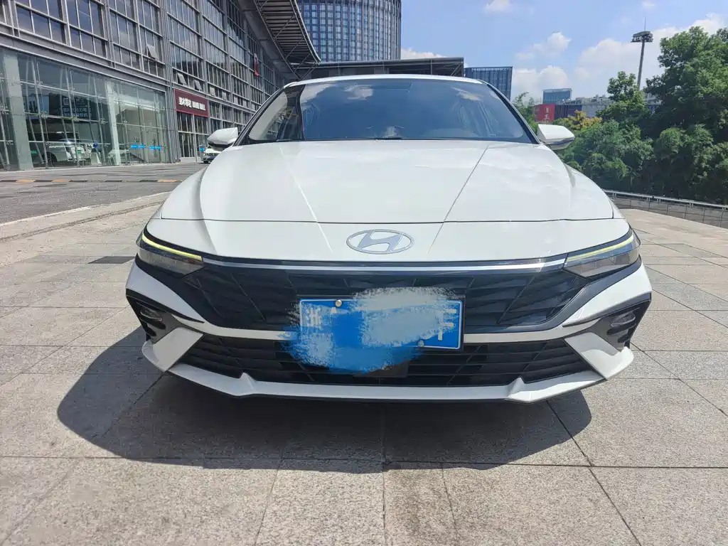 Hyundai Elantra — миниатюра 5