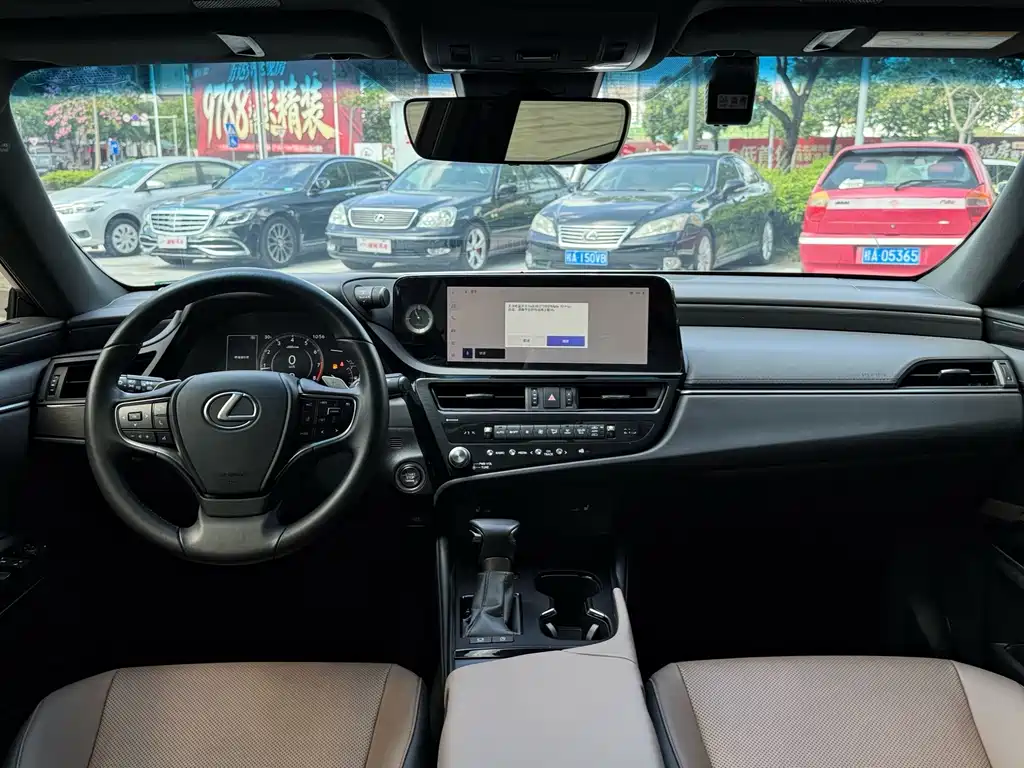 Lexus ES — миниатюра 15