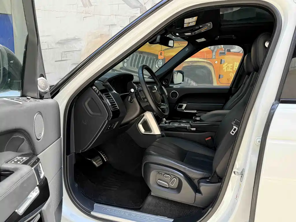 Land Rover Range Rover 2015 5.0 SC V8 AB Long Wheelbase