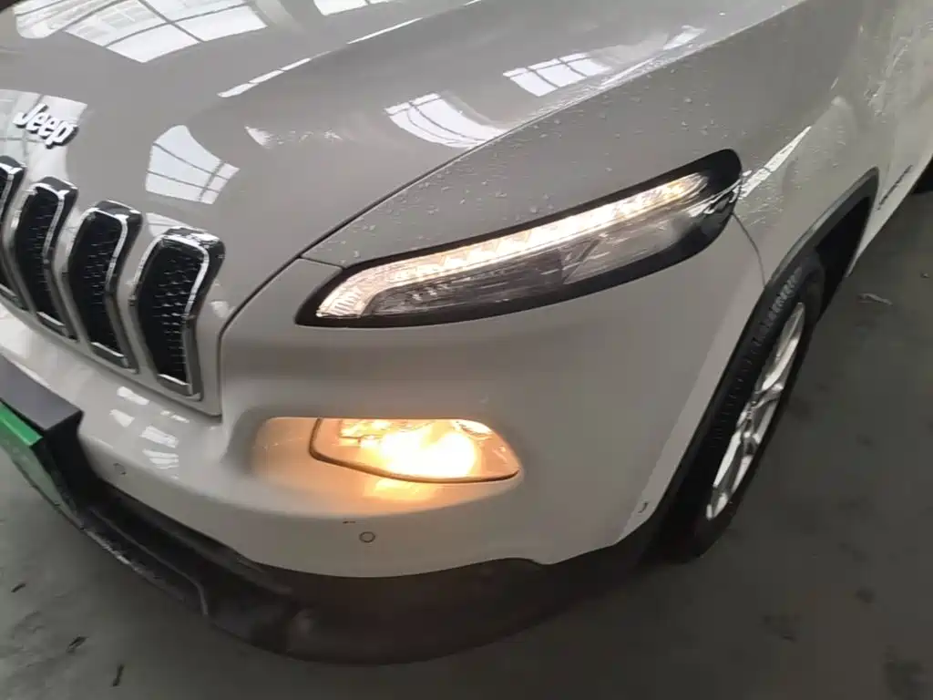 Jeep Cherokee — миниатюра 24