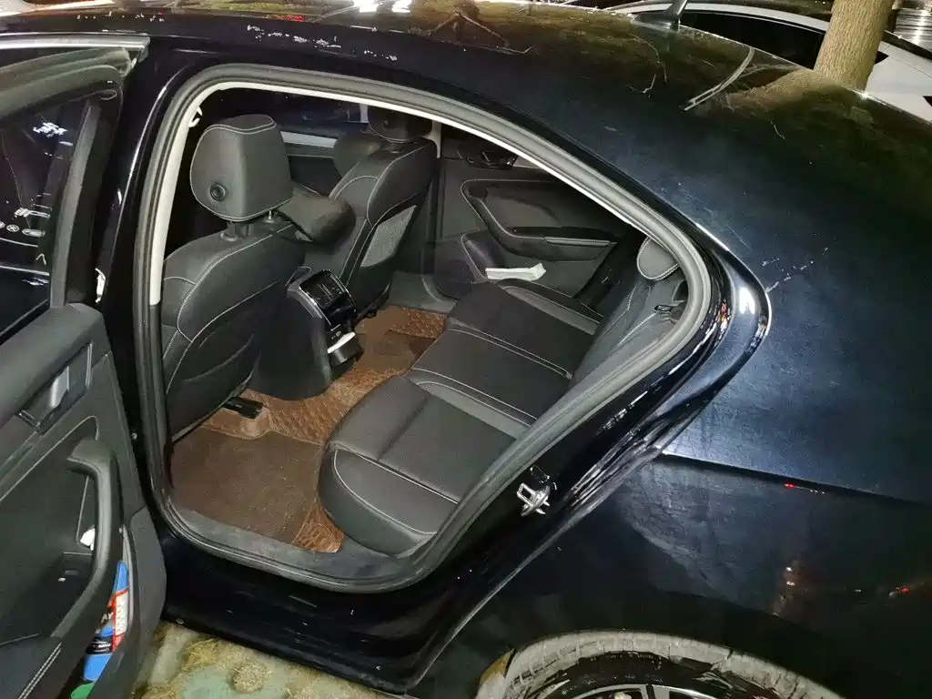 Skoda Superb — миниатюра 13