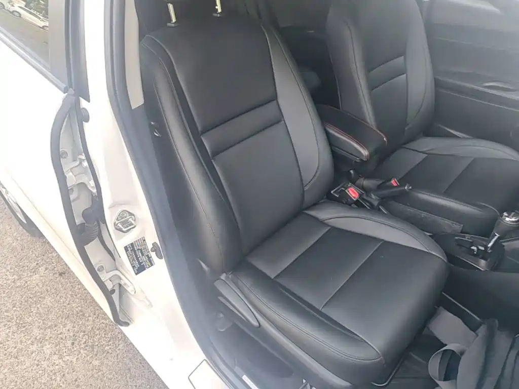 Toyota Yaris L — миниатюра 25