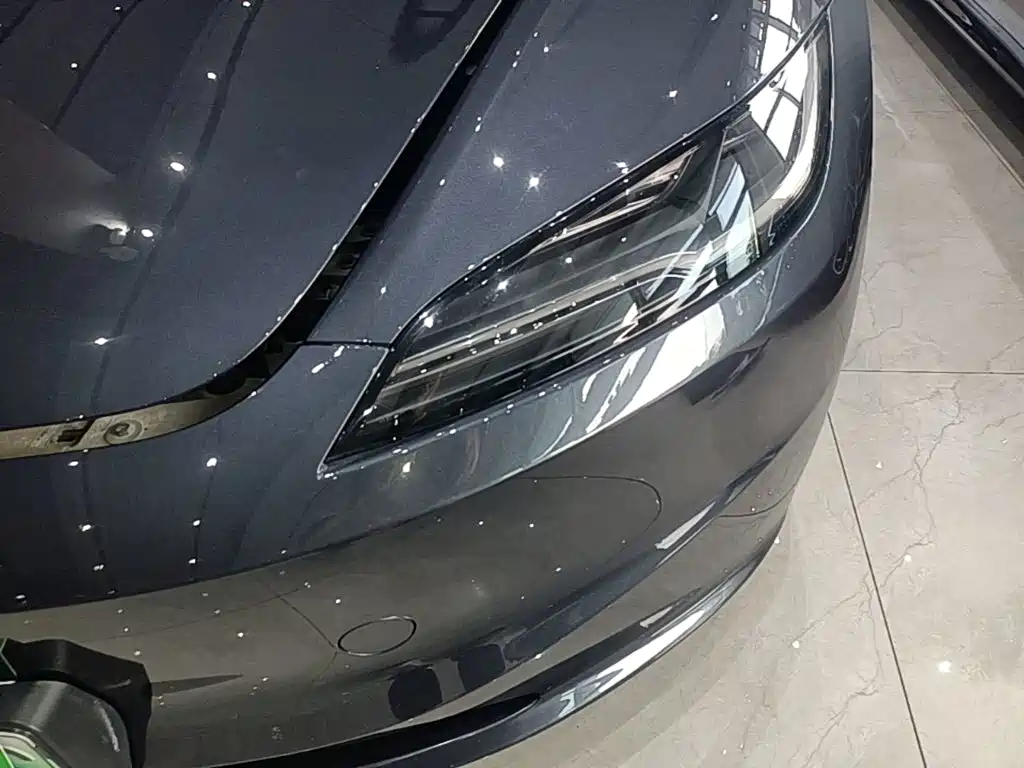 Tesla Model 3 — миниатюра 24