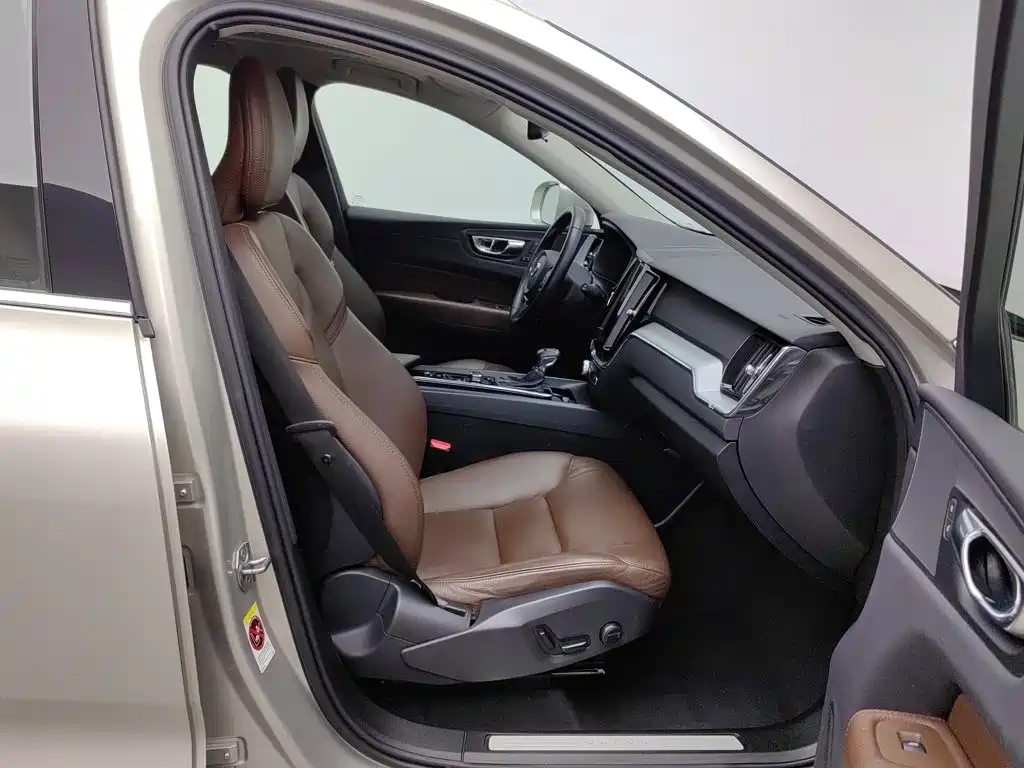 Volvo XC60 — миниатюра 23