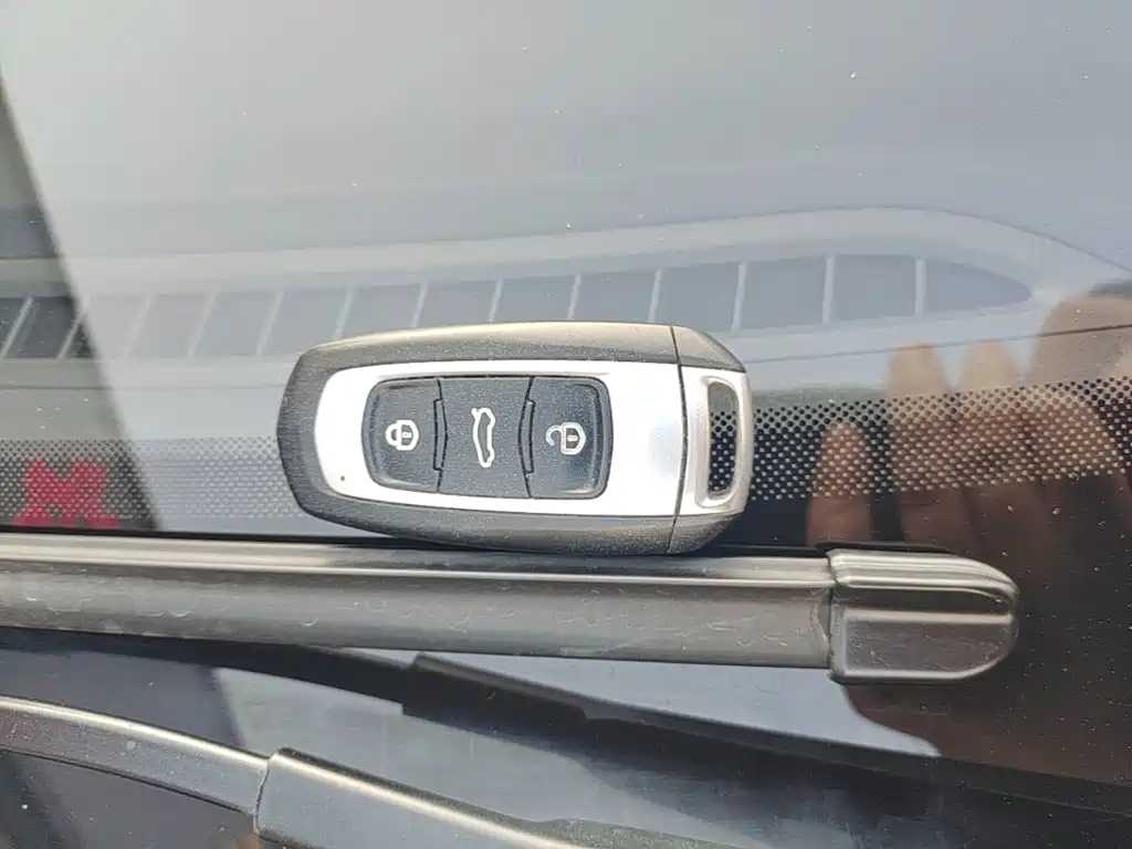 Geely Vision X3 — миниатюра 9
