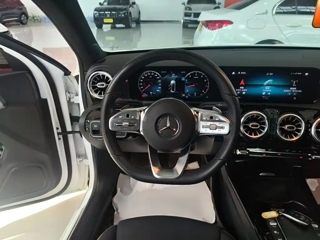 Mercedes-Benz A-Class — миниатюра 11