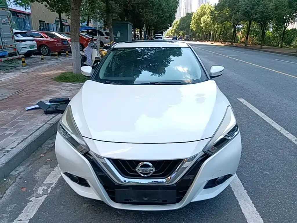 Nissan Bluebird — миниатюра 3