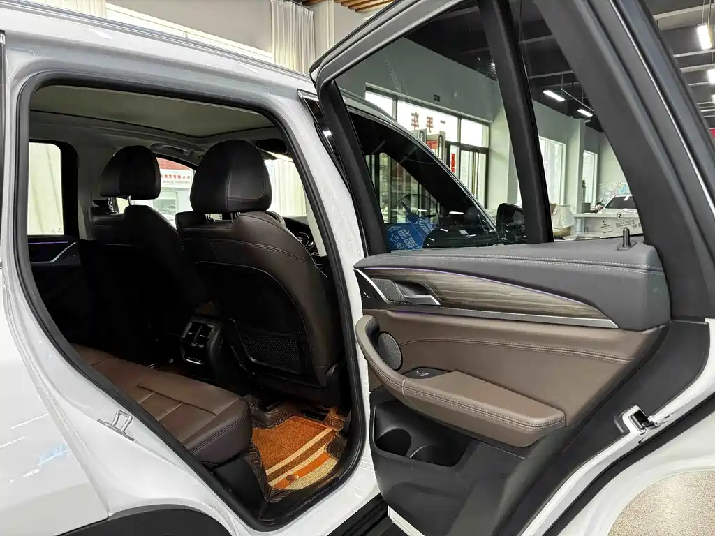 BMW X3 — миниатюра 12