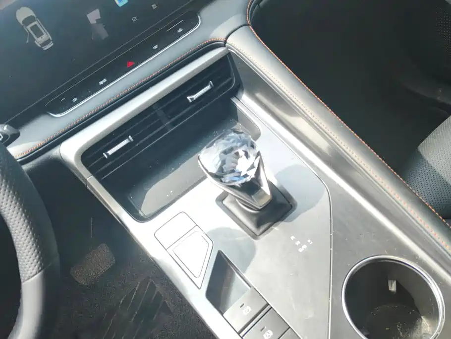 Roewe RX5 — миниатюра 16