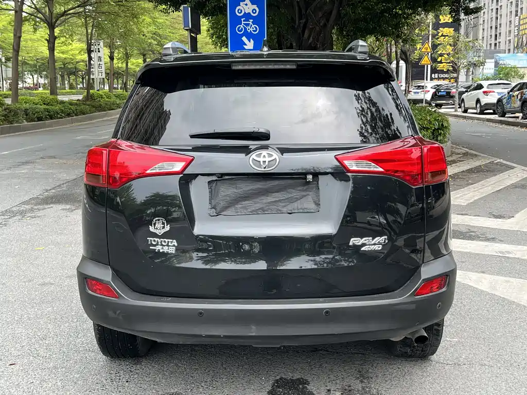 Toyota RAV4 2015 2.5L AT Elite
