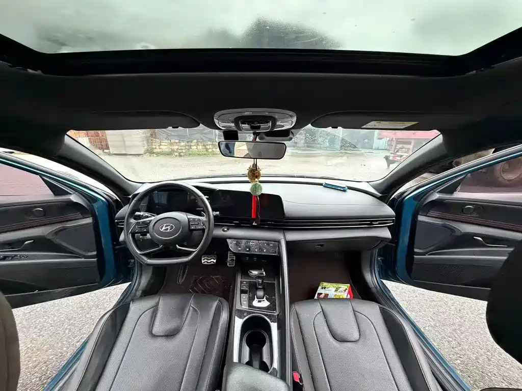 Hyundai Elantra — миниатюра 6