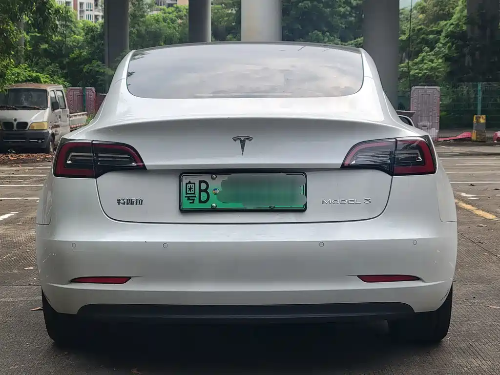 Tesla Model 3 — миниатюра 4