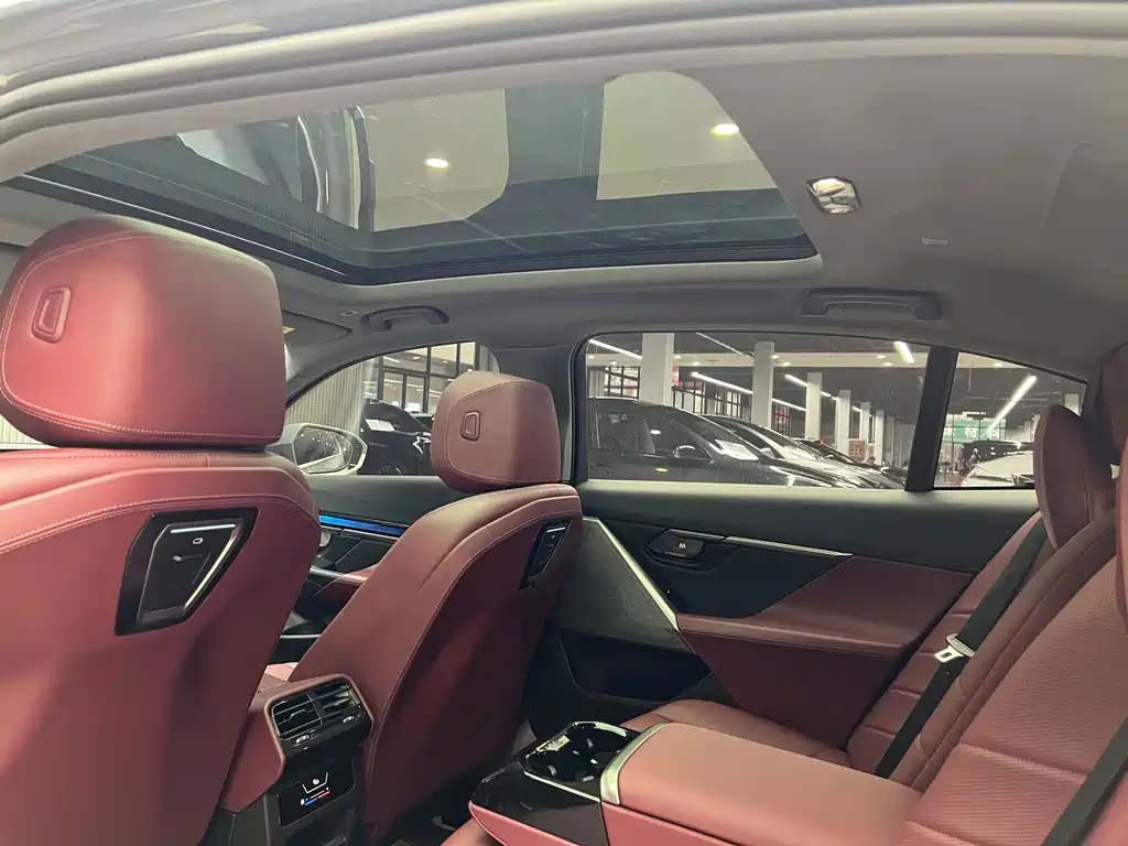 BMW i5 — миниатюра 10